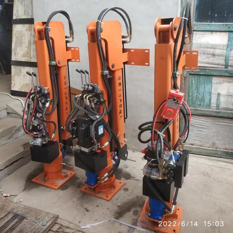 肃宁县重汽蓝牌随车吊 3.2吨 国六动力强 液压驱动 农用自卸起重机